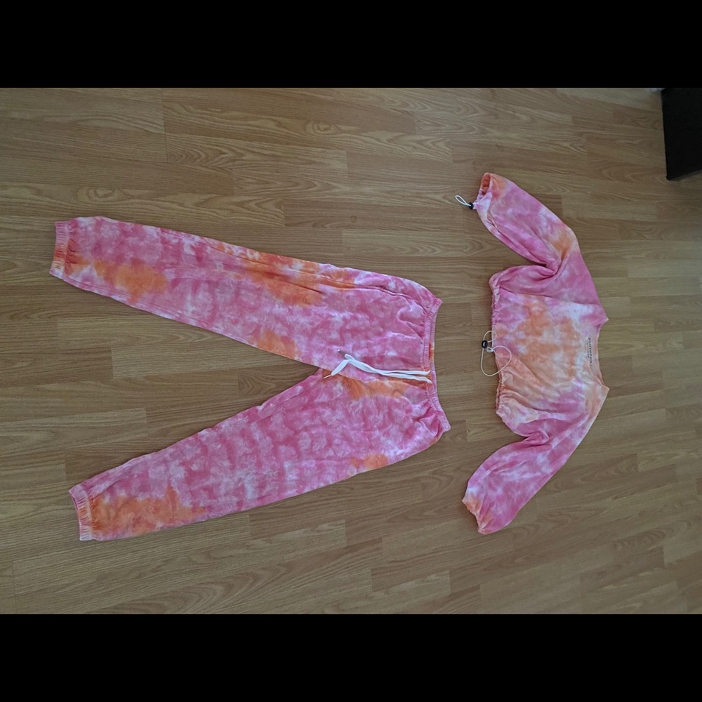 Tie dye sweat suit! Pink!